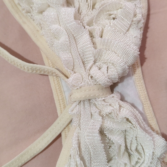 American Apparel 3D floral mesh Bandeau - Picture 3 of 6